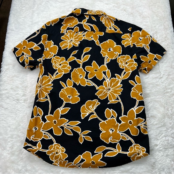 Men’s Forever 21 Floral Button Down Shirt - Picture 7 of 7